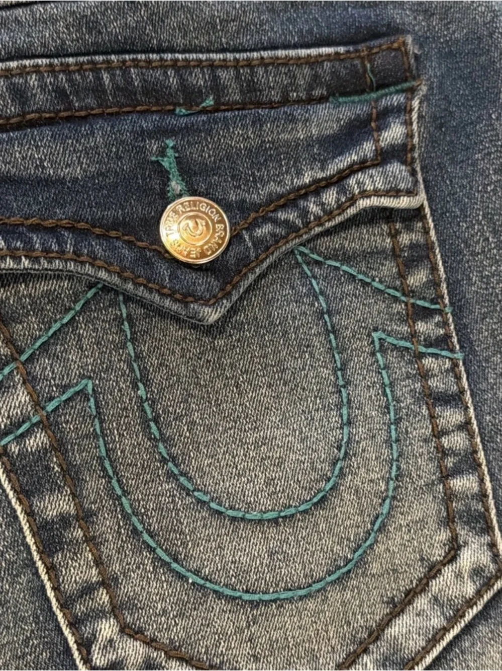 True Religion Men’s Ricky Straight Flap Pocket 30x34 (32x34) Turquoise Stitching